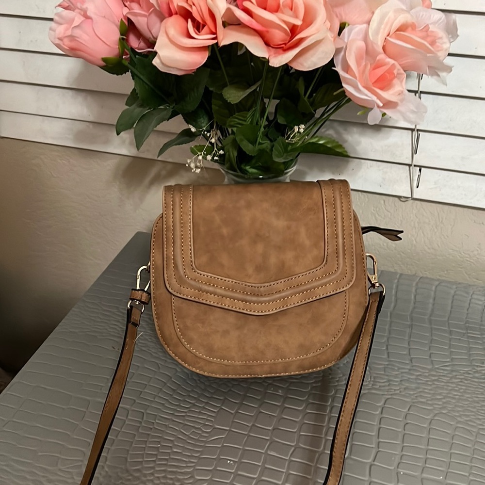 LIGHT BROWN CROSSBODY